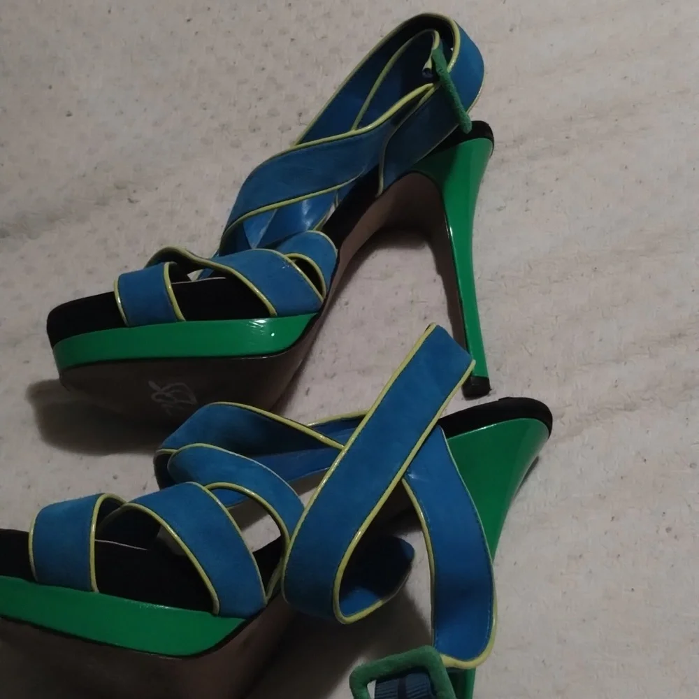 Jessica Simpson turquoise heels - Picture 3 of 9